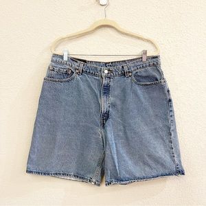 Vintage Levi’s High Waisted Mom Style Denim Shorts 1990s 18 W